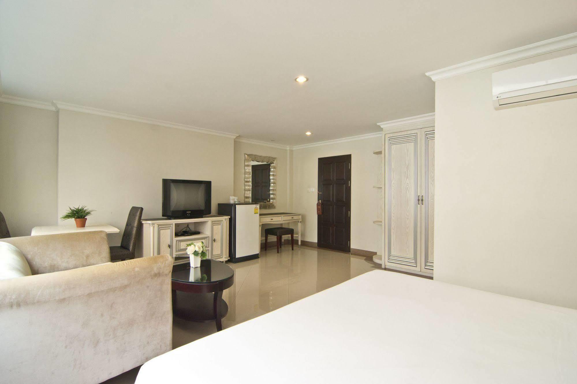 Lk Mansion Aparthotel Pattaya Exteriör bild